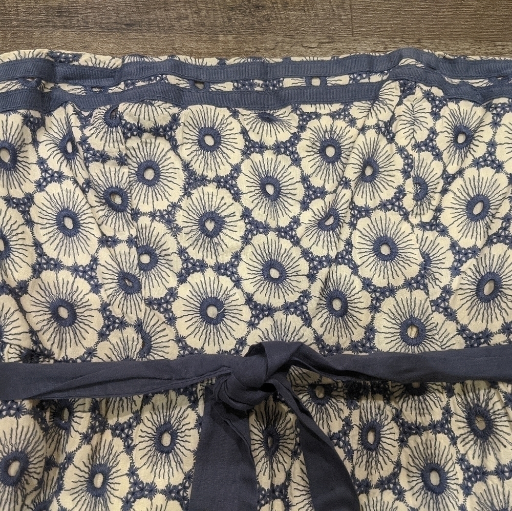 American Eagle Outfitters Blue Floral Eyelet Strapless Dress Size 2 - Picture 3 of 7